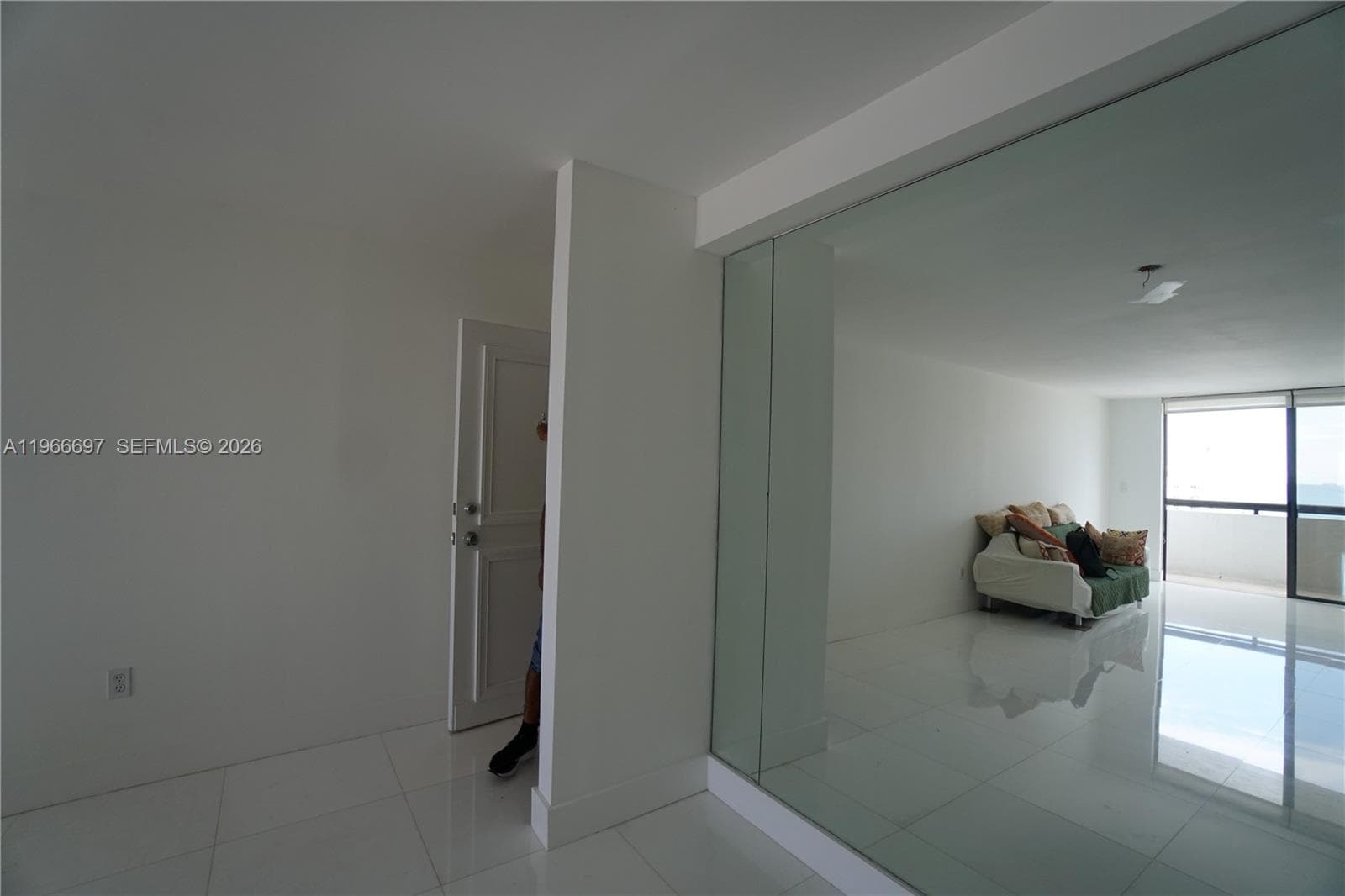 A11966697 — Miami Beach — 3