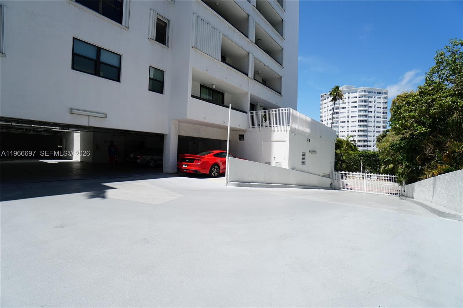 A11966697 — Miami Beach — 41