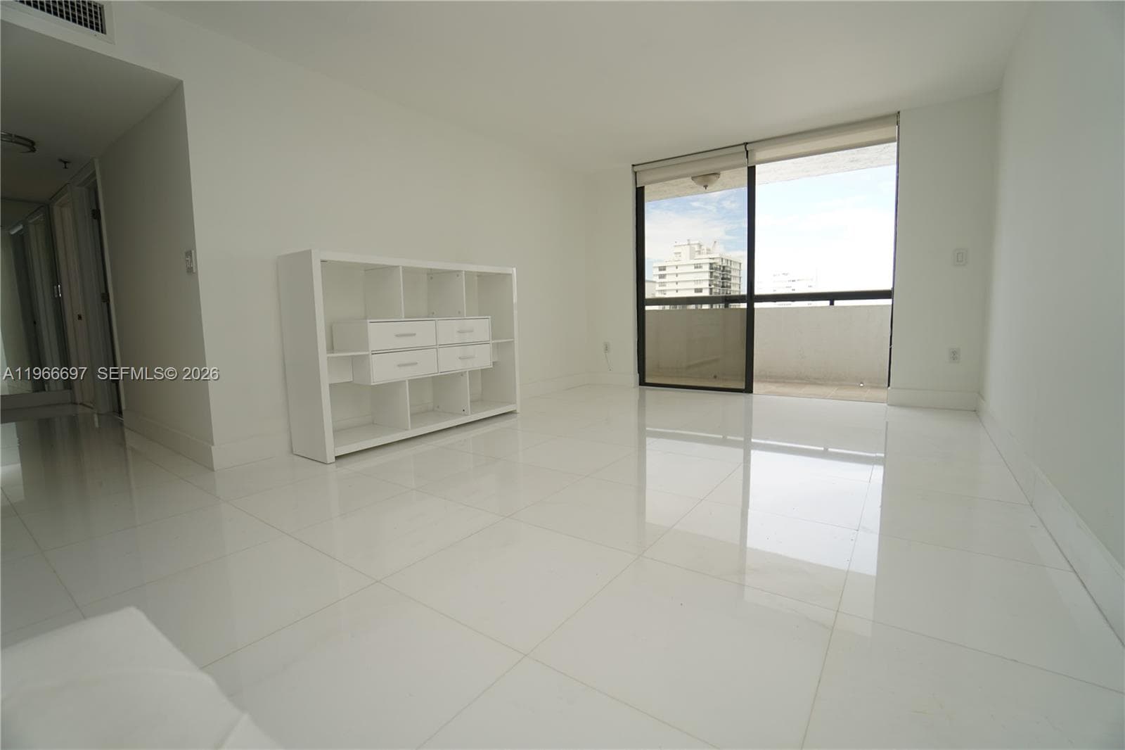 A11966697 — Miami Beach — 8