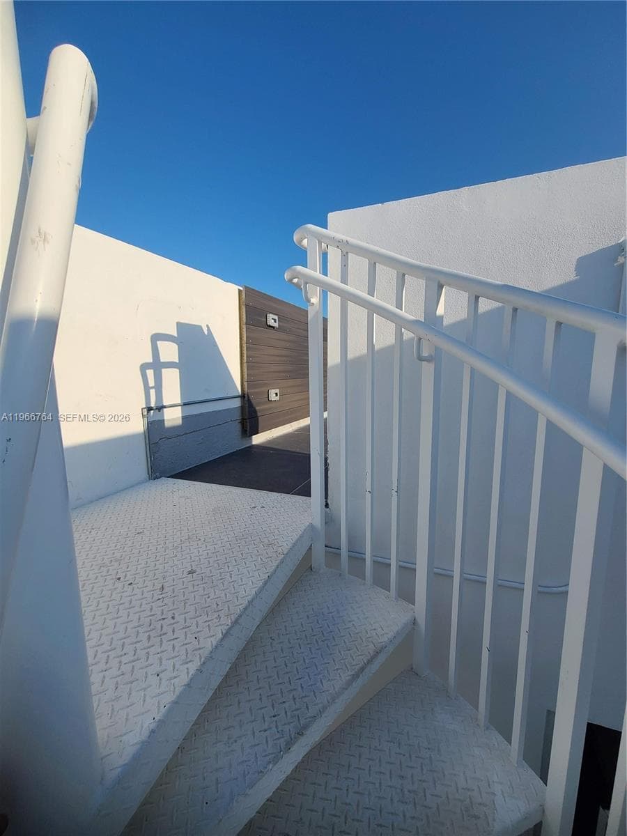A11966764 — Miami Beach — 32