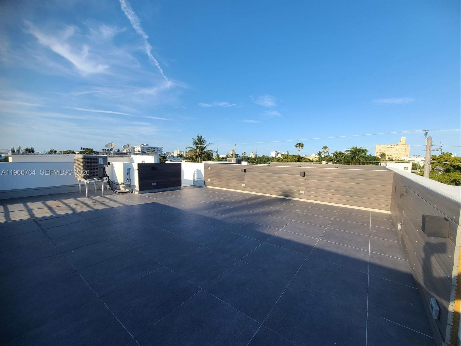 A11966764 — Miami Beach — 35