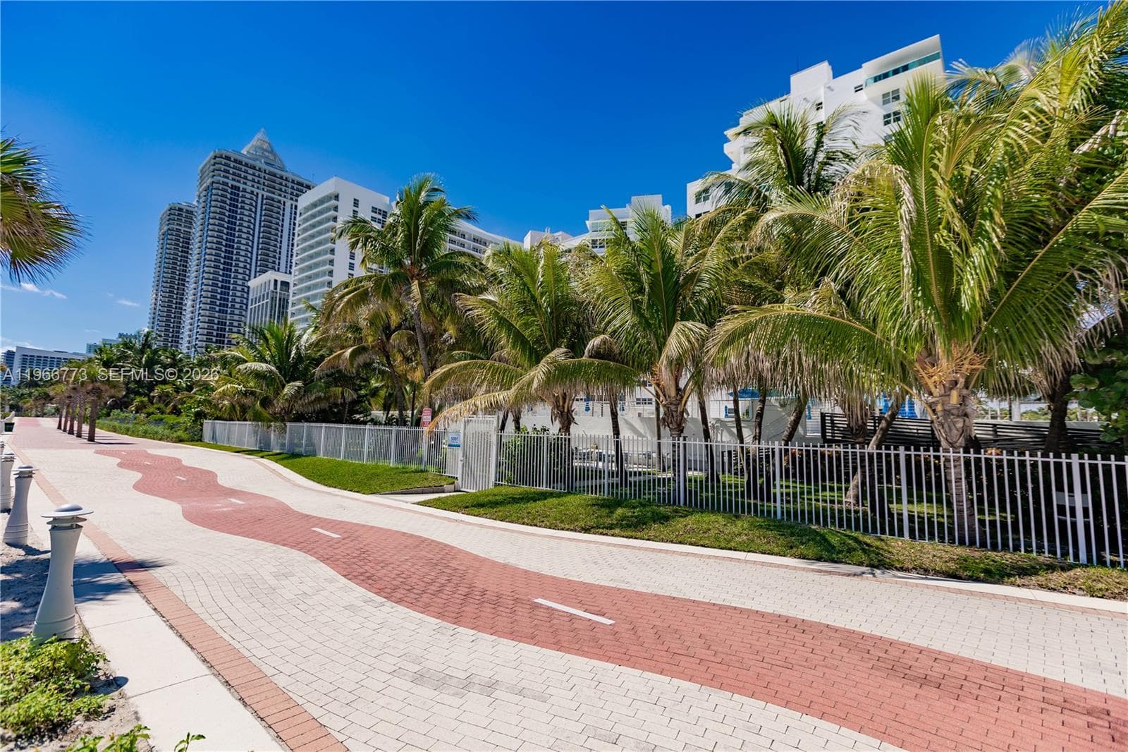 A11966773 — Miami Beach — 23
