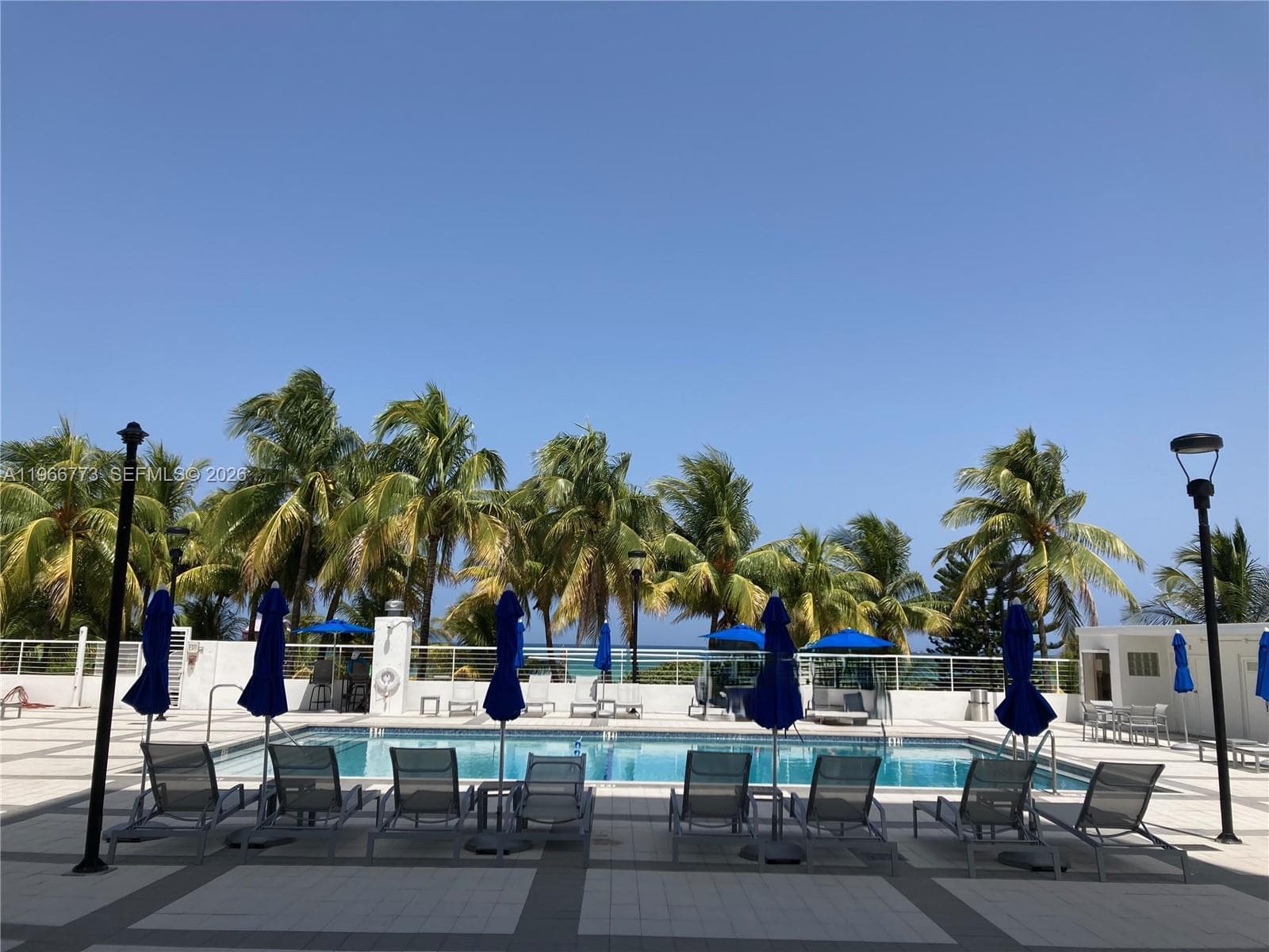 A11966773 — Miami Beach — 17