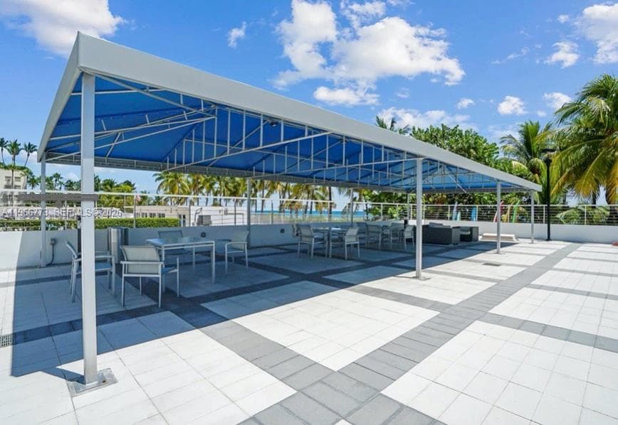 A11966773 — Miami Beach — 16