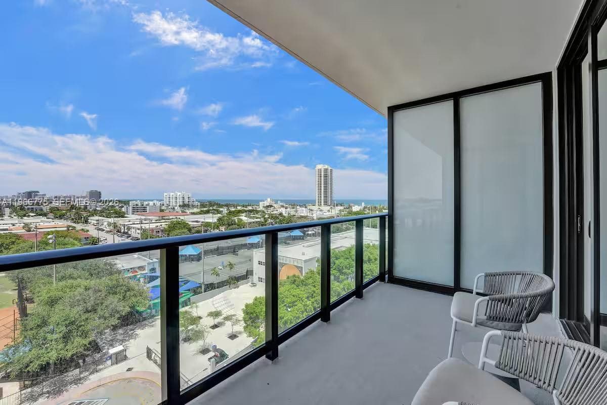 A11966775 — Miami Beach — 13