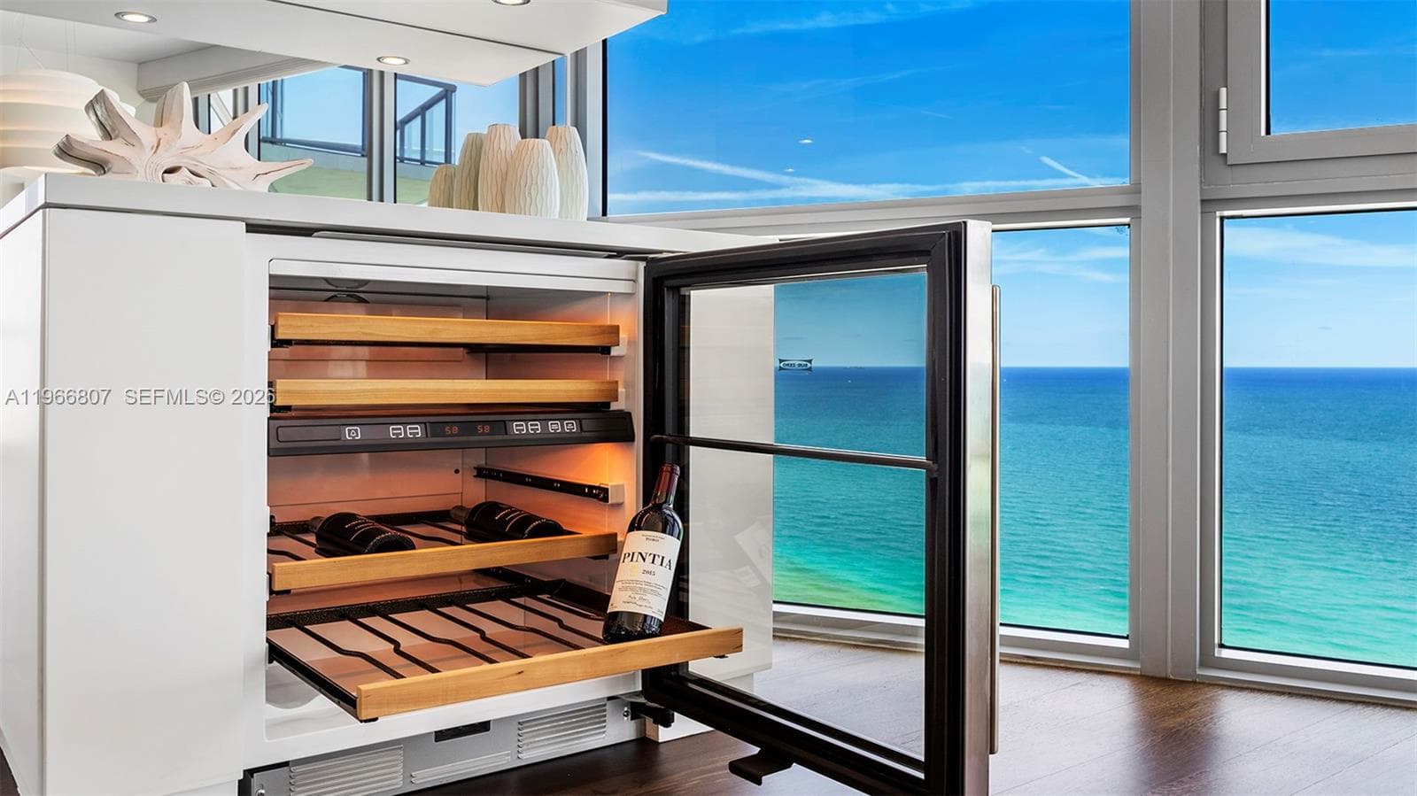 A11966807 — Miami Beach — 12