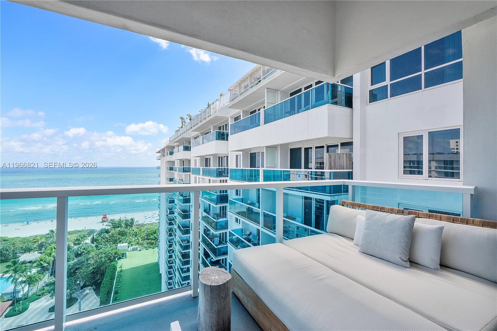 A11966821 — Miami Beach — 44