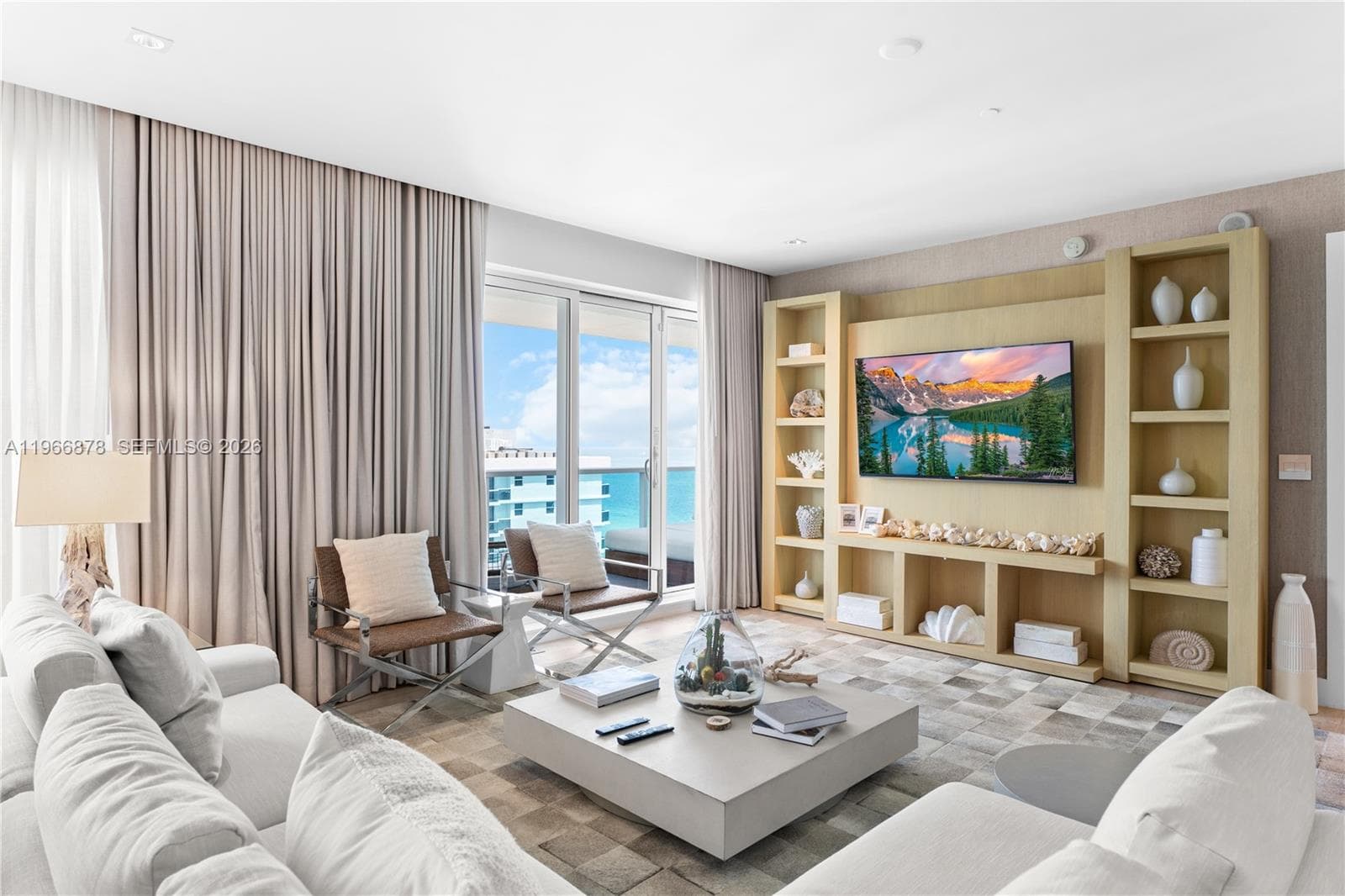 A11966878 — Miami Beach