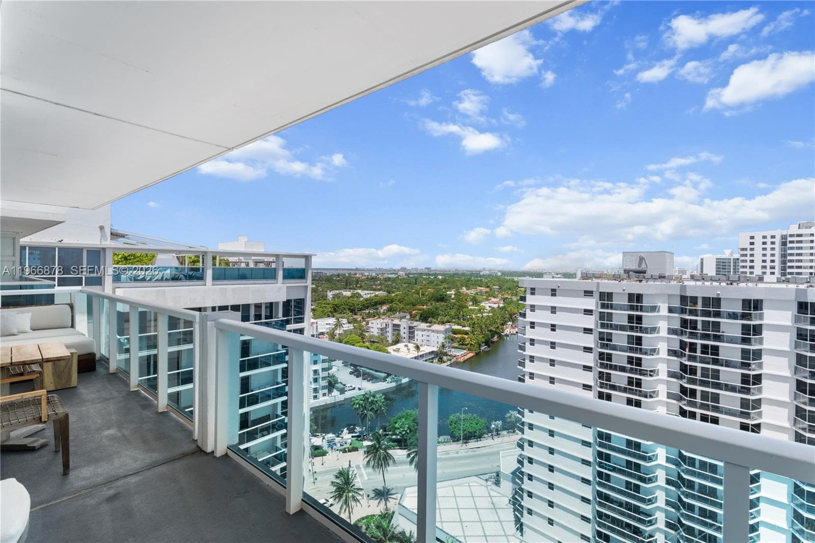 A11966878 — Miami Beach — 33