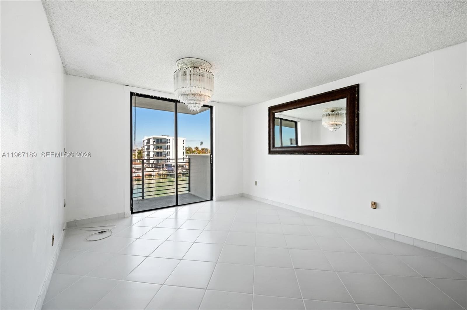 A11967189 — Miami Beach — 6