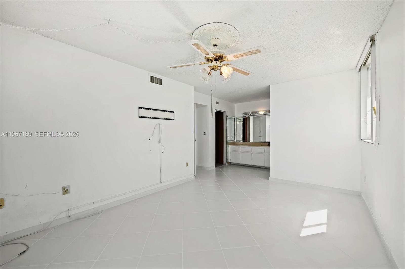 A11967189 — Miami Beach — 13