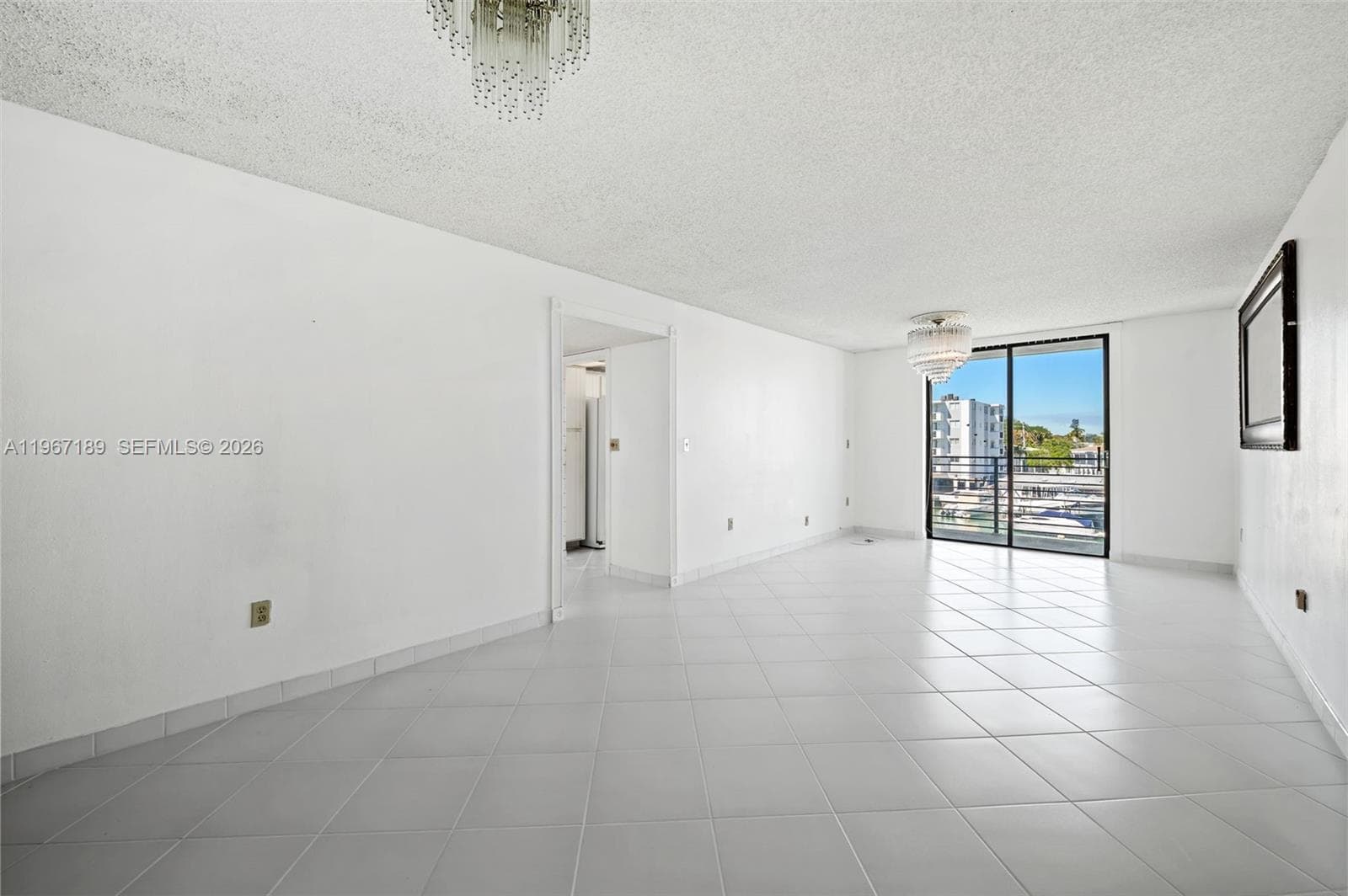 A11967189 — Miami Beach — 5