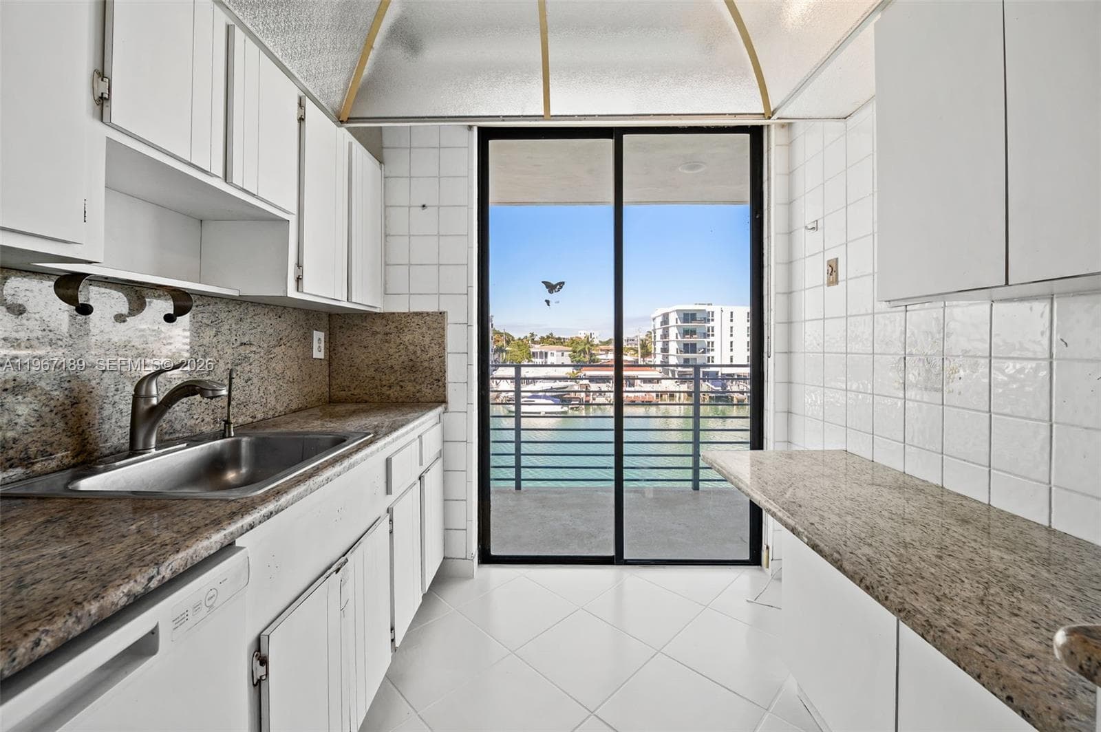 A11967189 — Miami Beach — 9