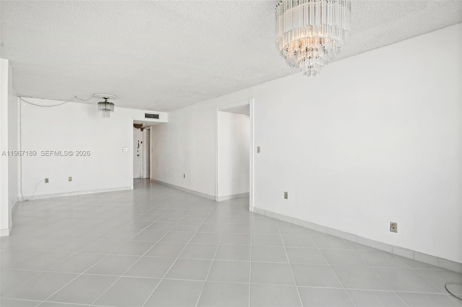 A11967189 — Miami Beach — 8