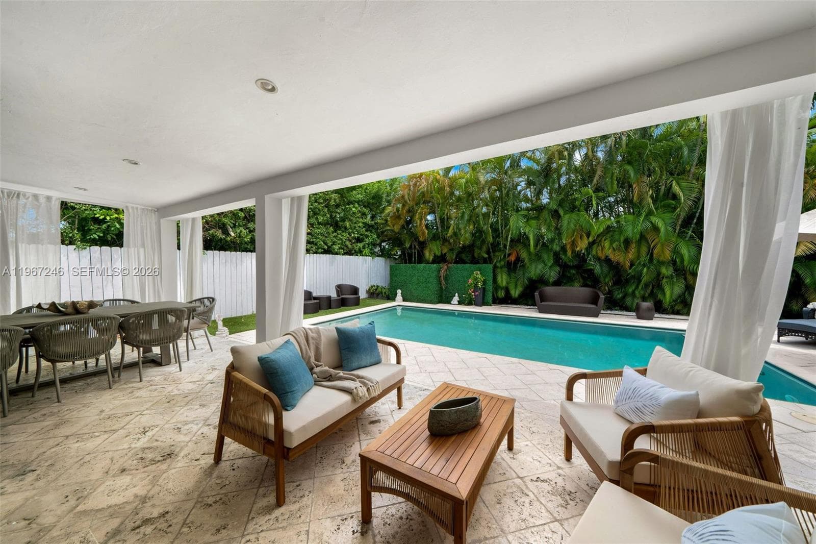 A11967246 — Miami Beach — 17