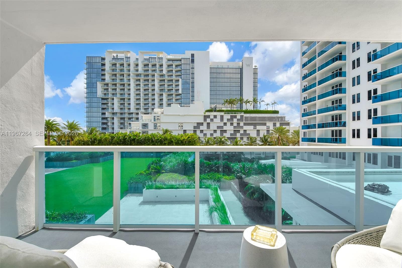 A11967264 — Miami Beach — 12