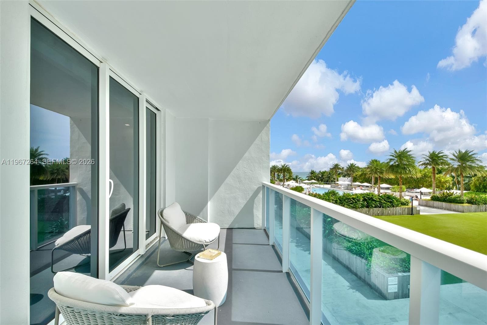 A11967264 — Miami Beach