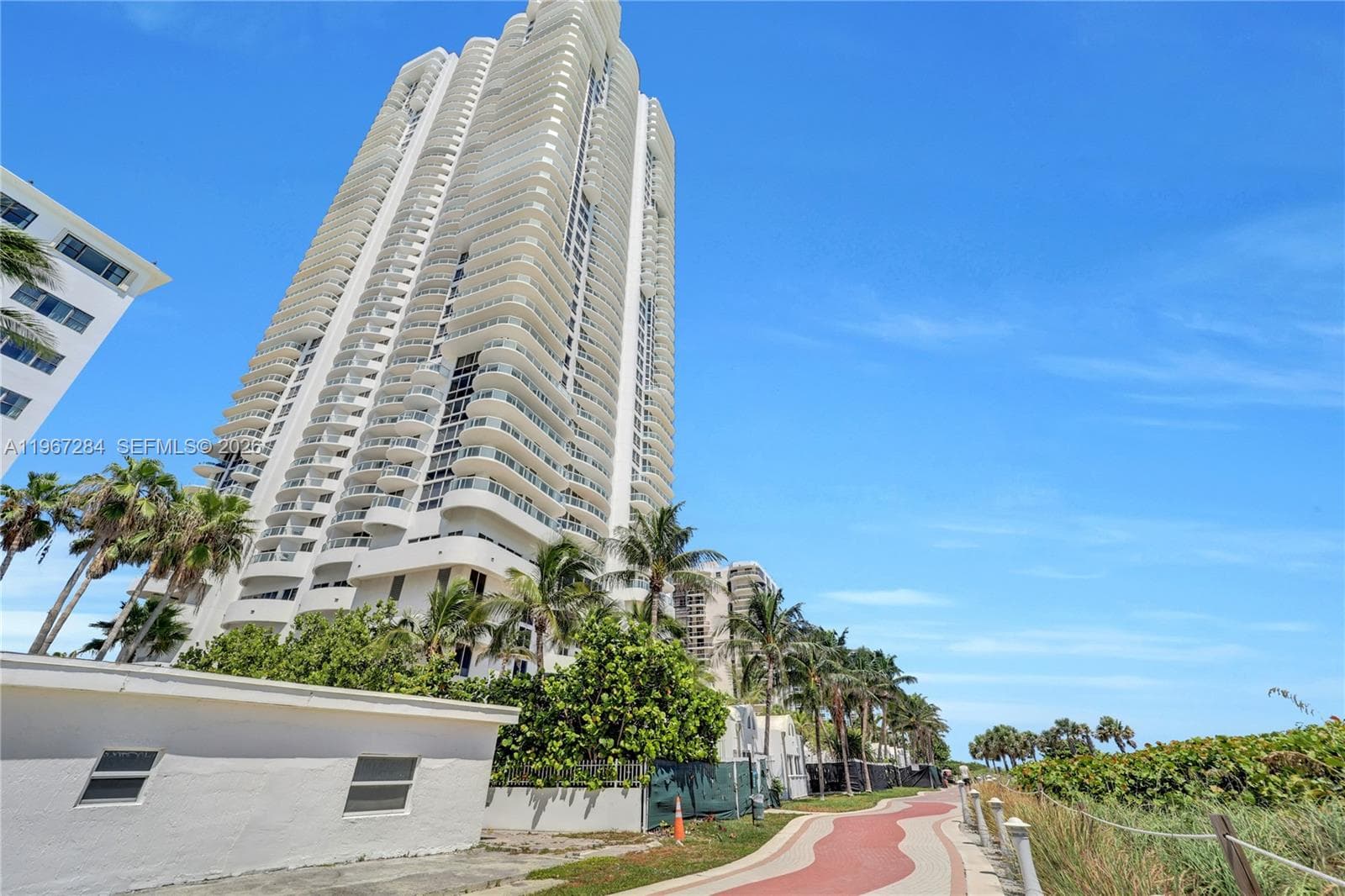 A11967284 — Miami Beach — 24