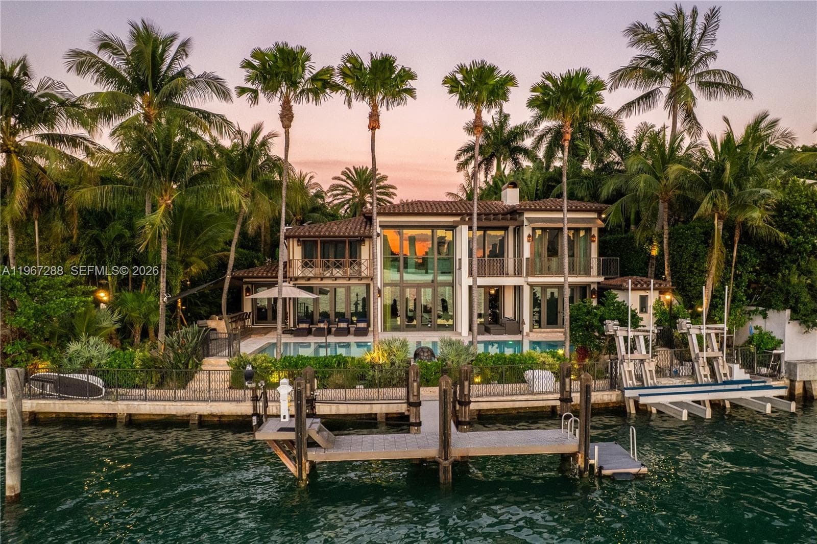 A11967288 — Miami Beach