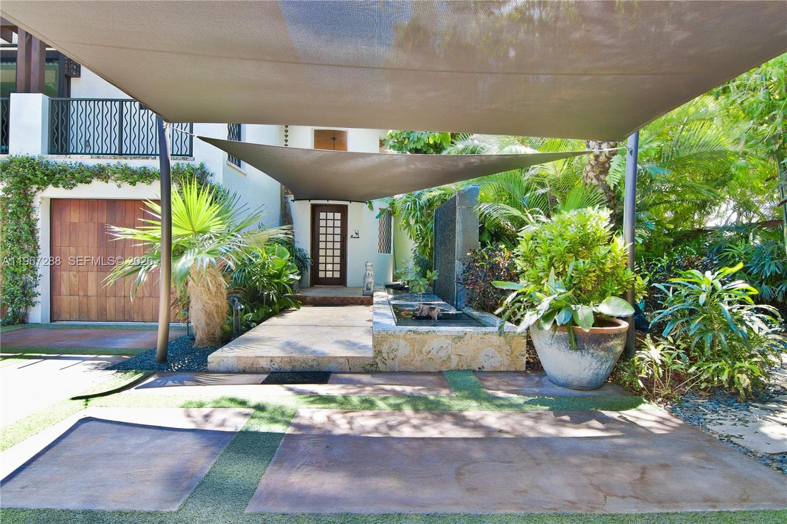 A11967288 — Miami Beach — 9