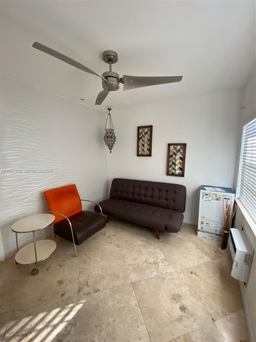A11967358 — Miami Beach — 2