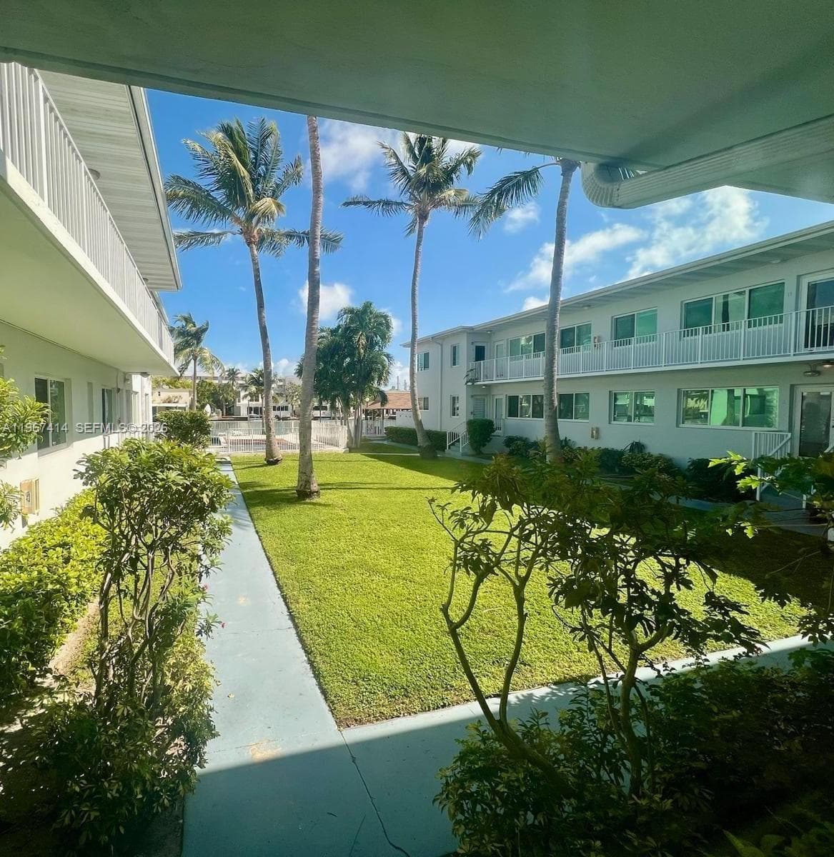 A11967414 — Miami Beach — 2