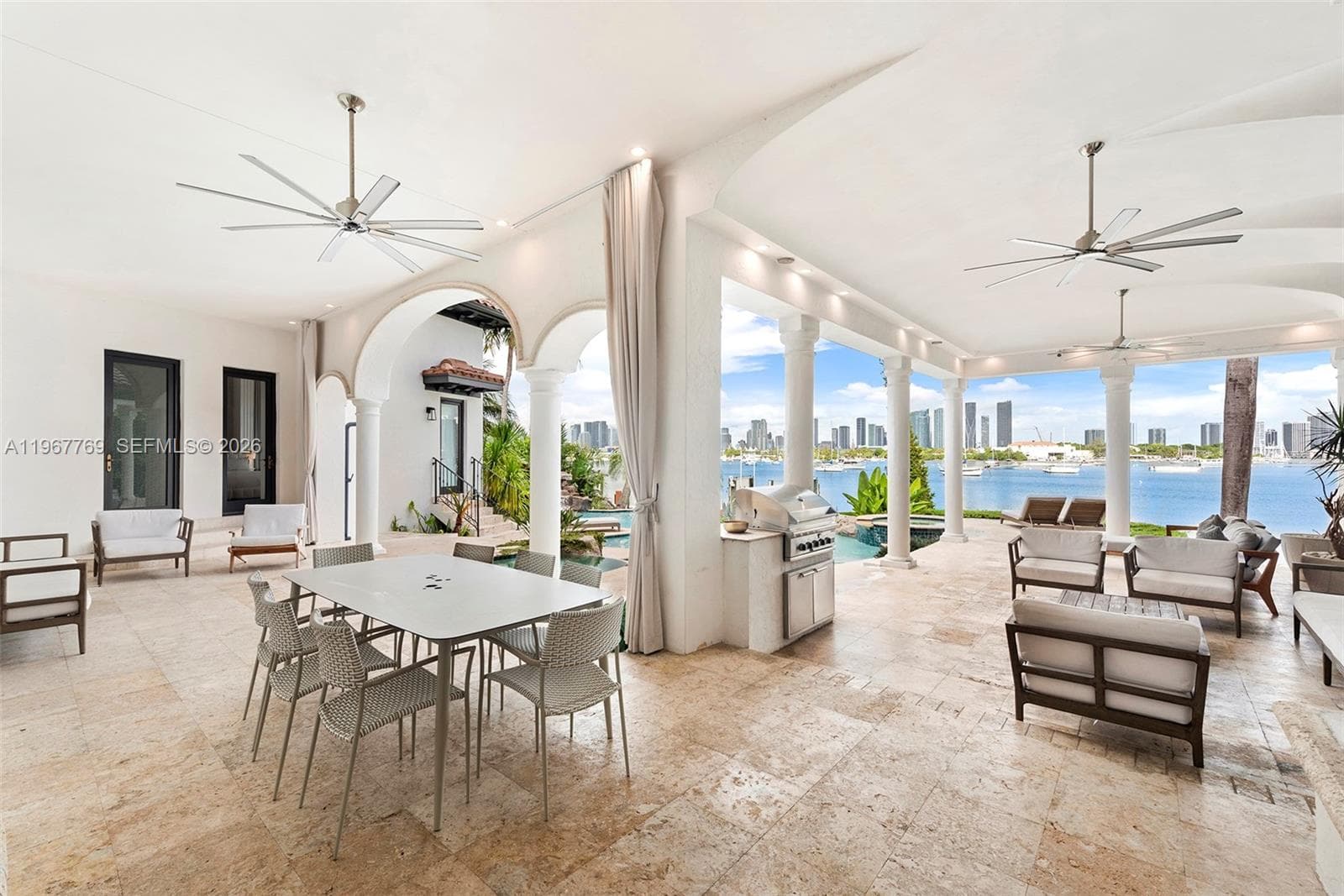 A11967769 — Miami Beach — 44