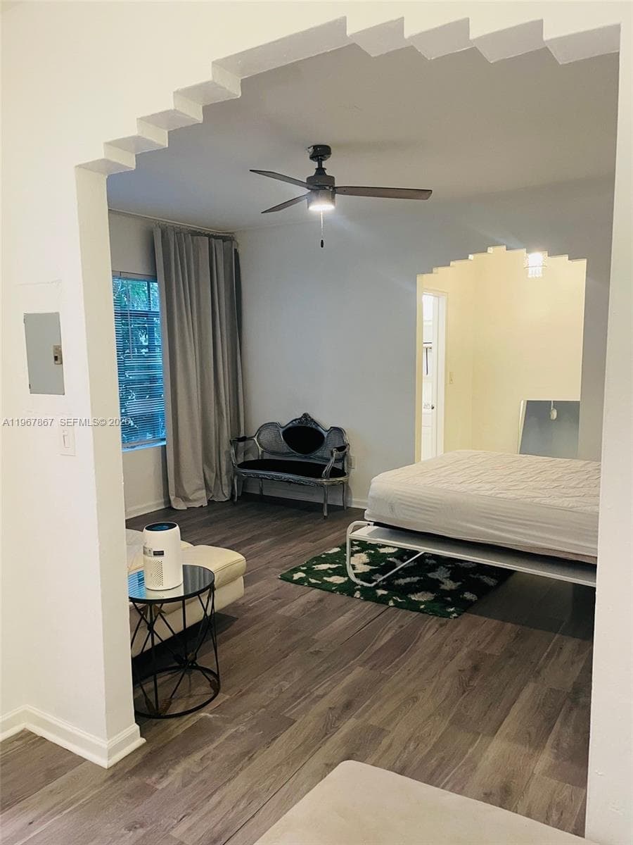 A11967867 — Miami Beach — 10