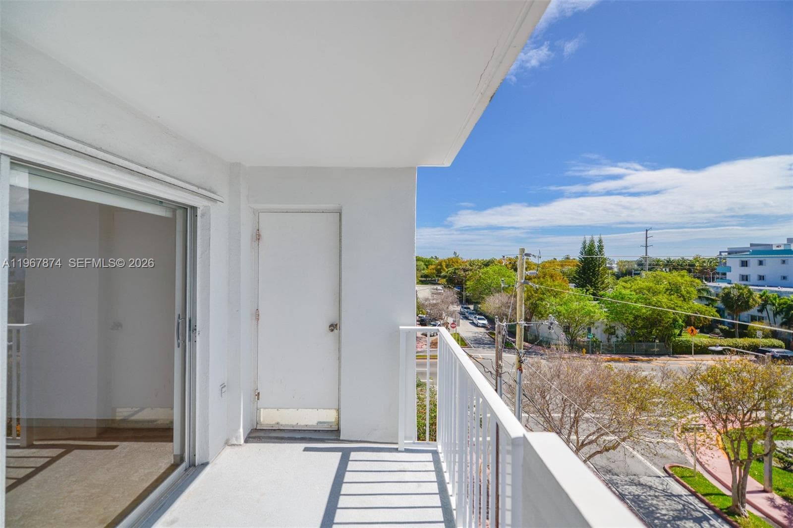 A11967874 — Miami Beach — 22