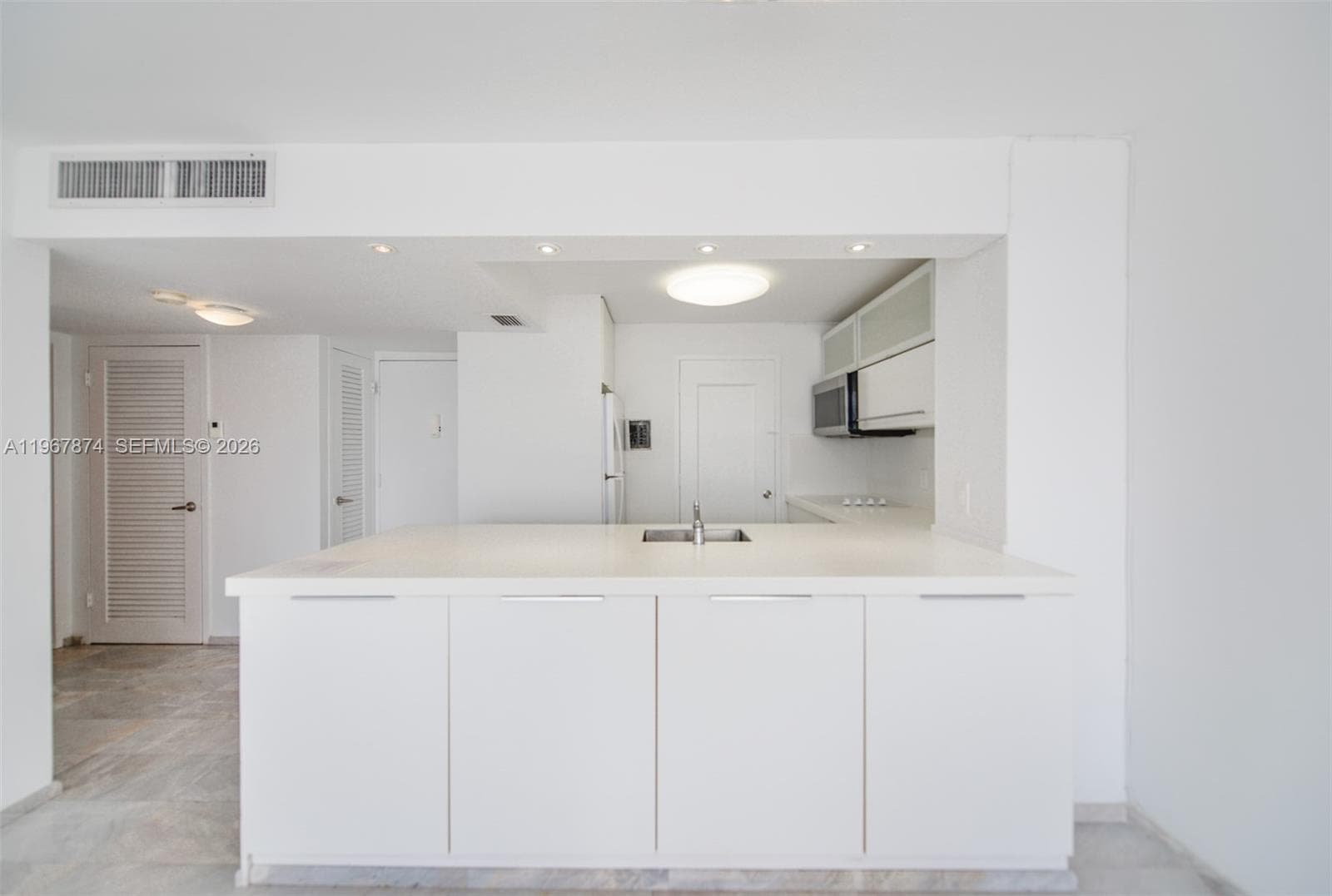 A11967874 — Miami Beach — 9
