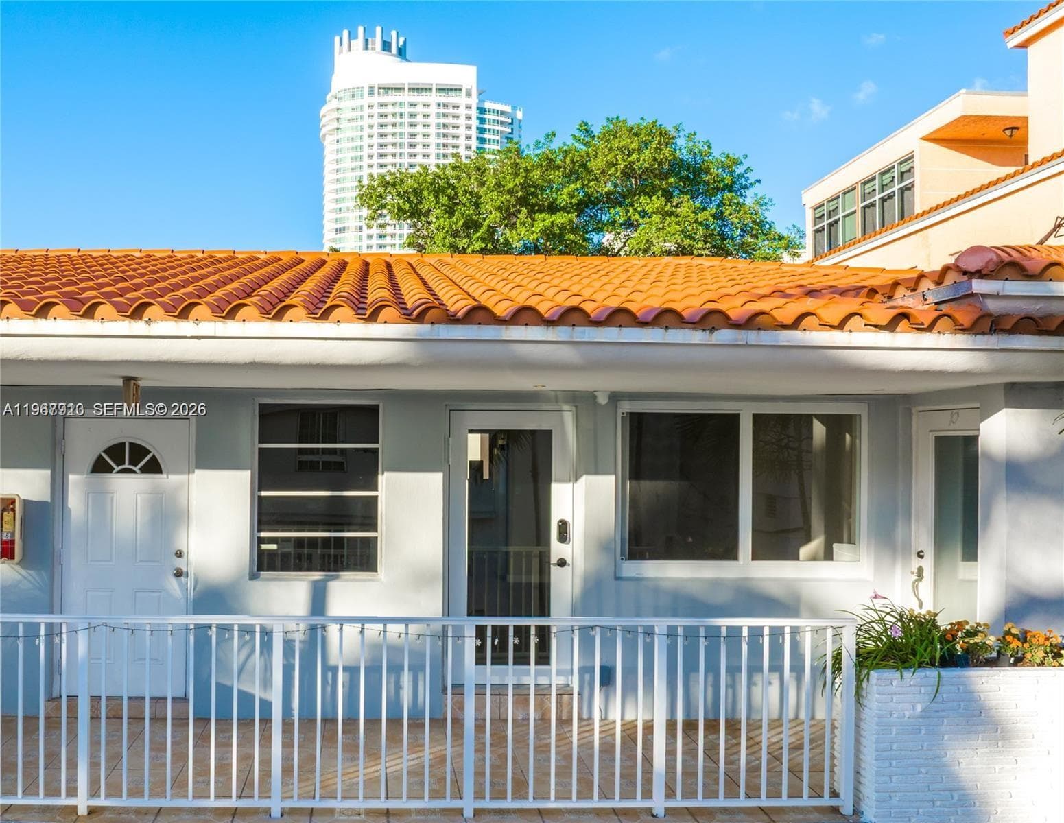 A11967913 — Miami Beach — 3