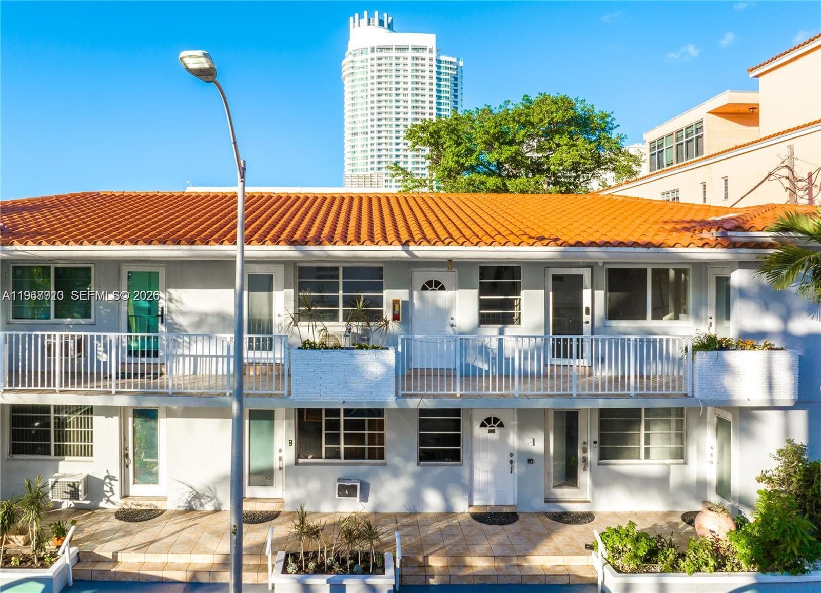 A11967913 — Miami Beach