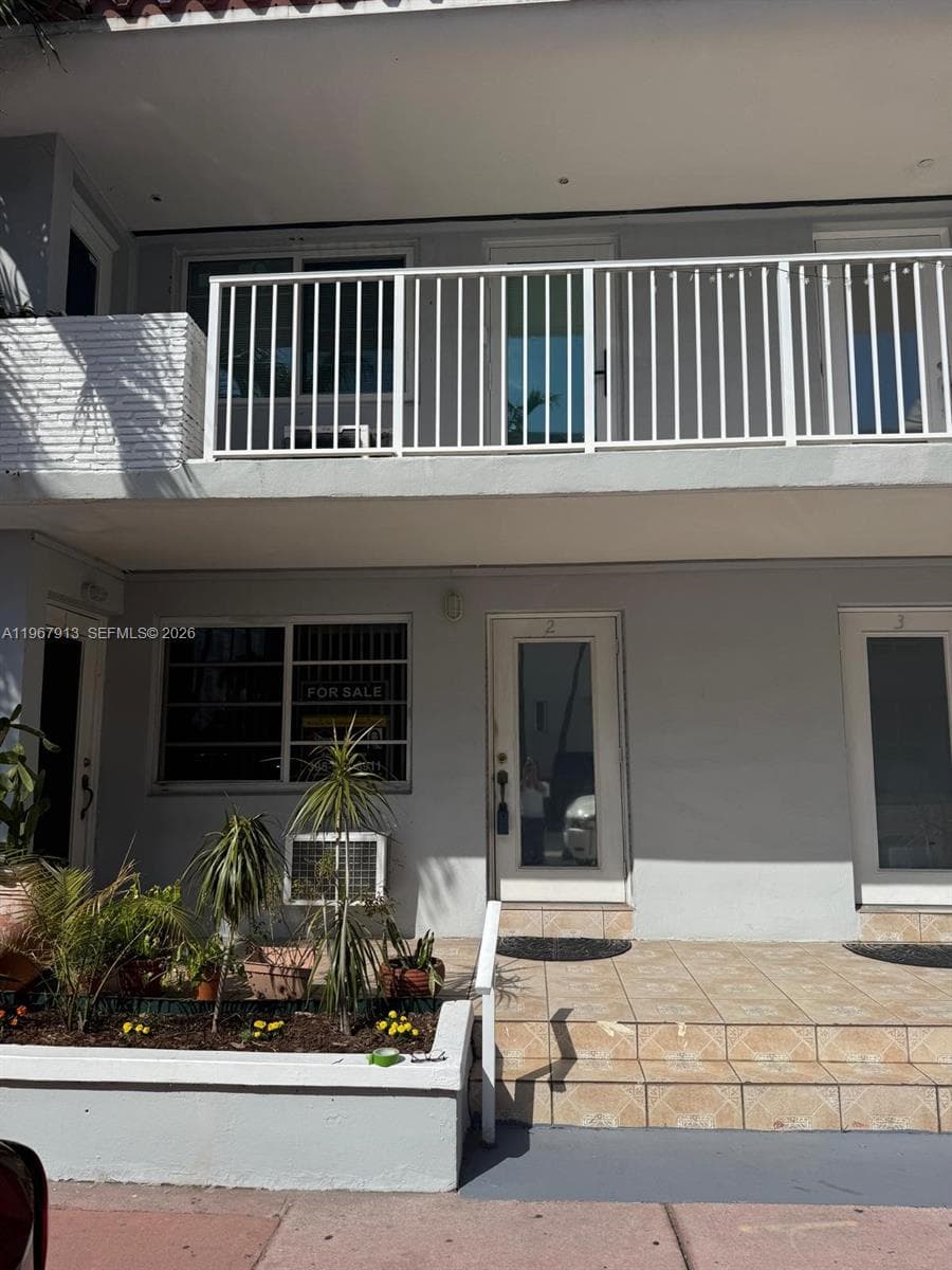 A11967913 — Miami Beach — 20