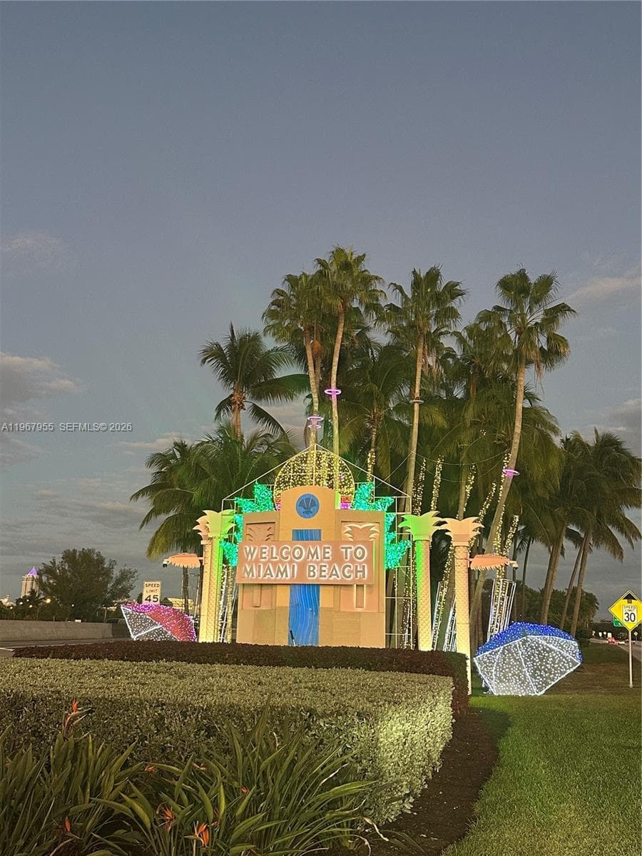 A11967955 — Miami Beach — 15