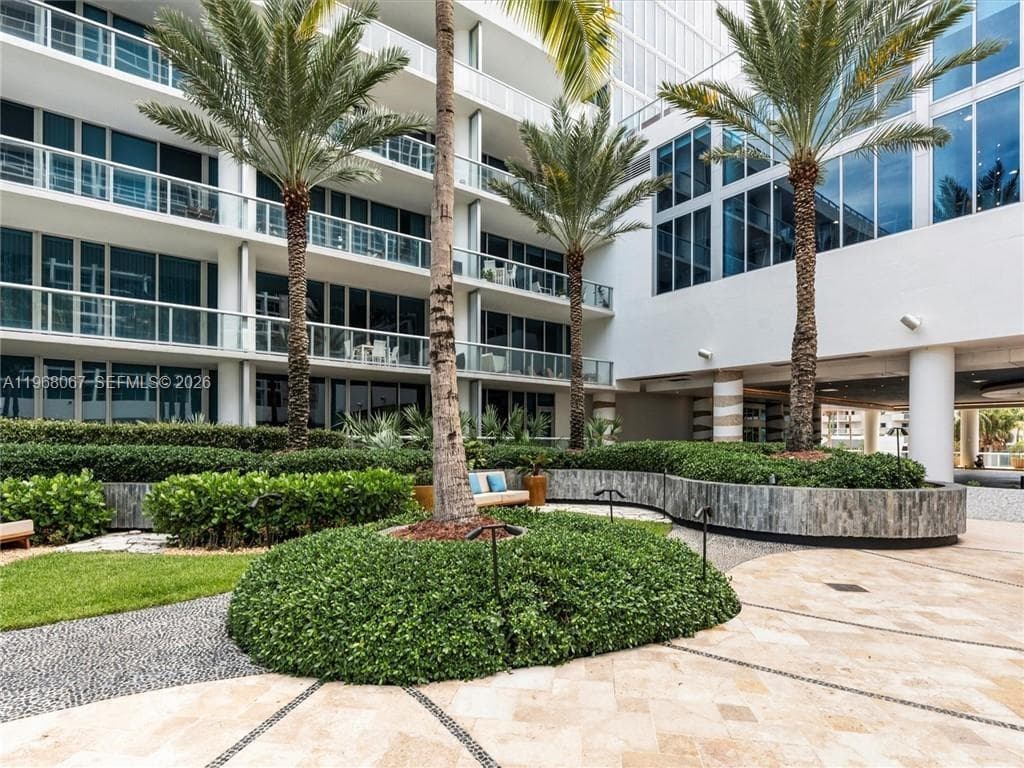 A11968067 — Miami Beach — 47