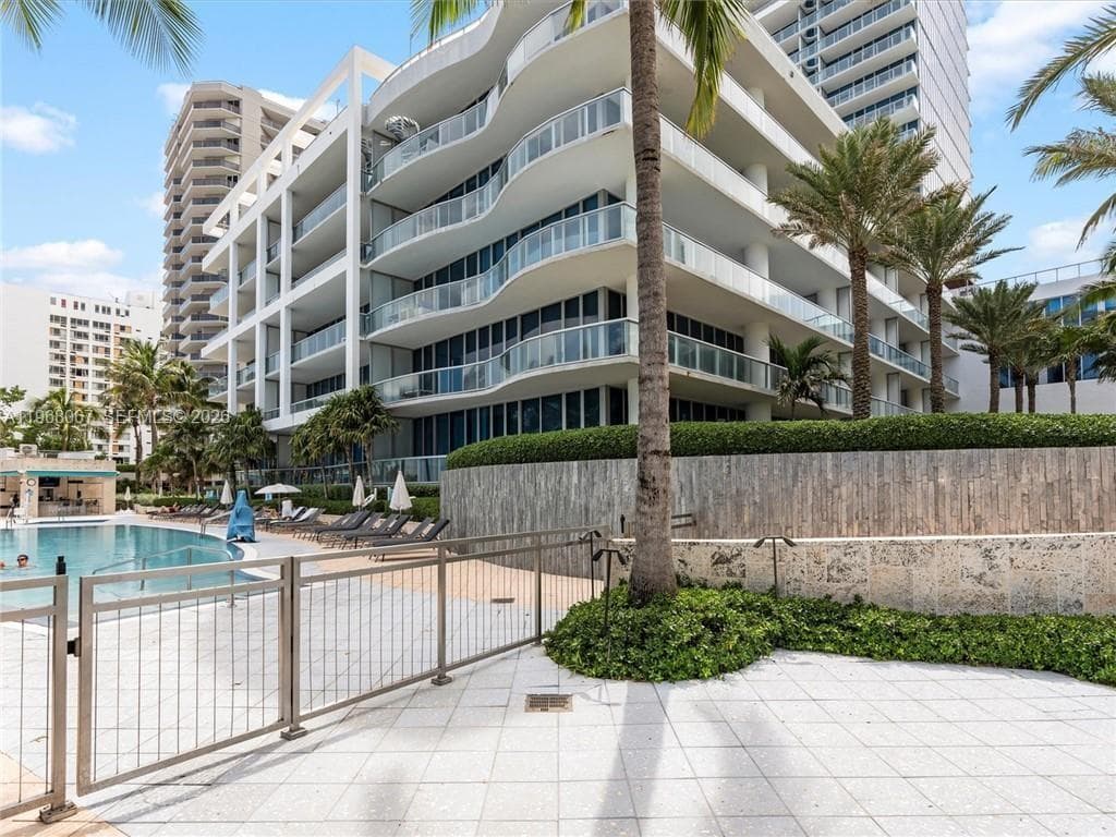 A11968067 — Miami Beach — 26