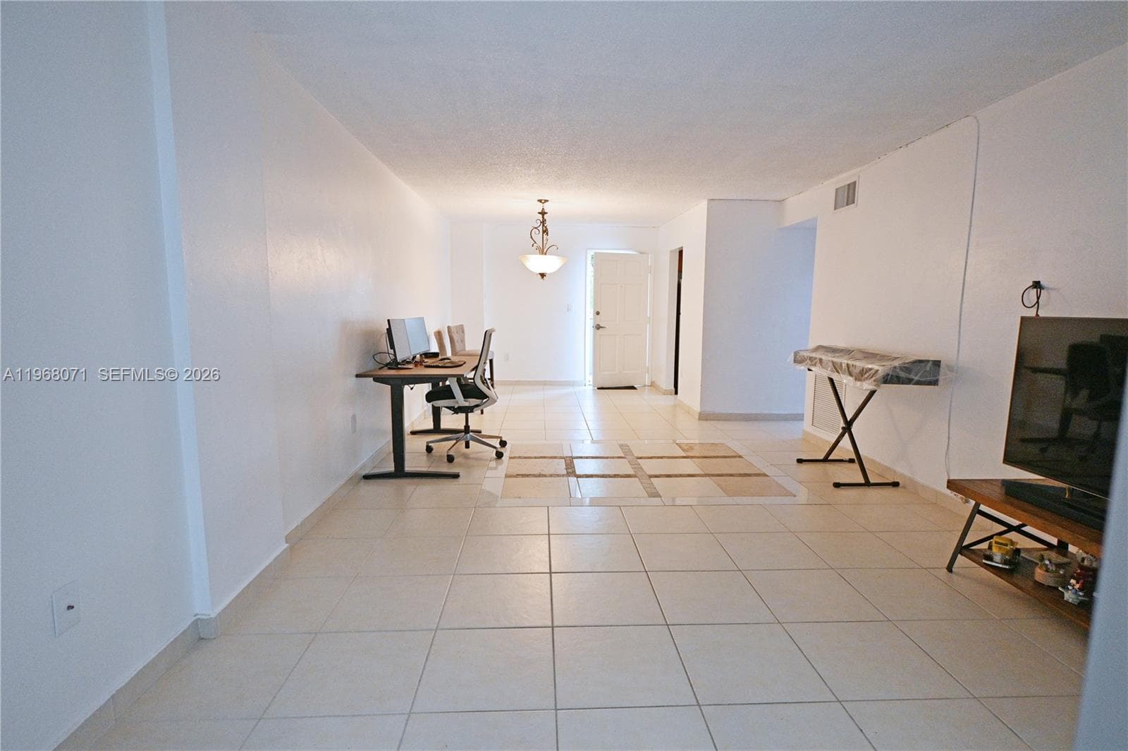 A11968071 — Miami Beach — 9