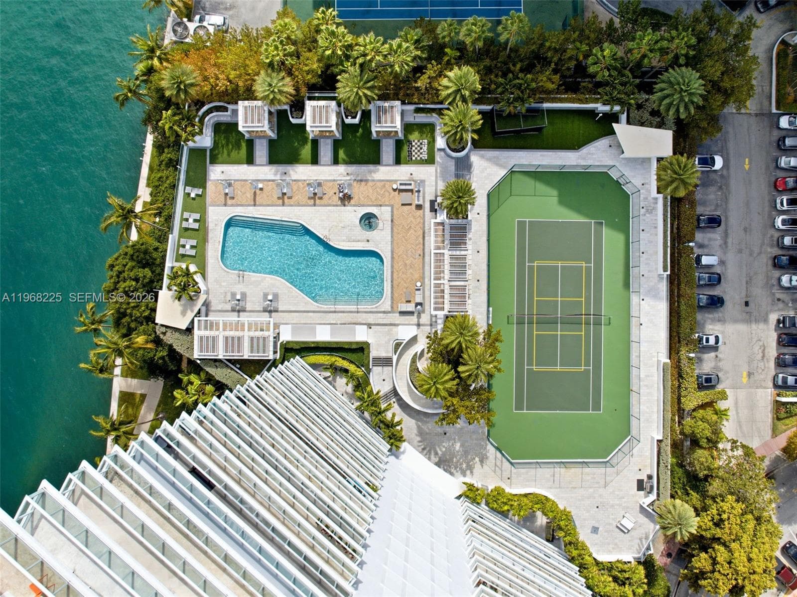 A11968225 — Miami Beach — 43