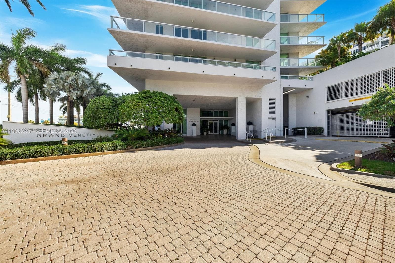 A11968225 — Miami Beach — 32