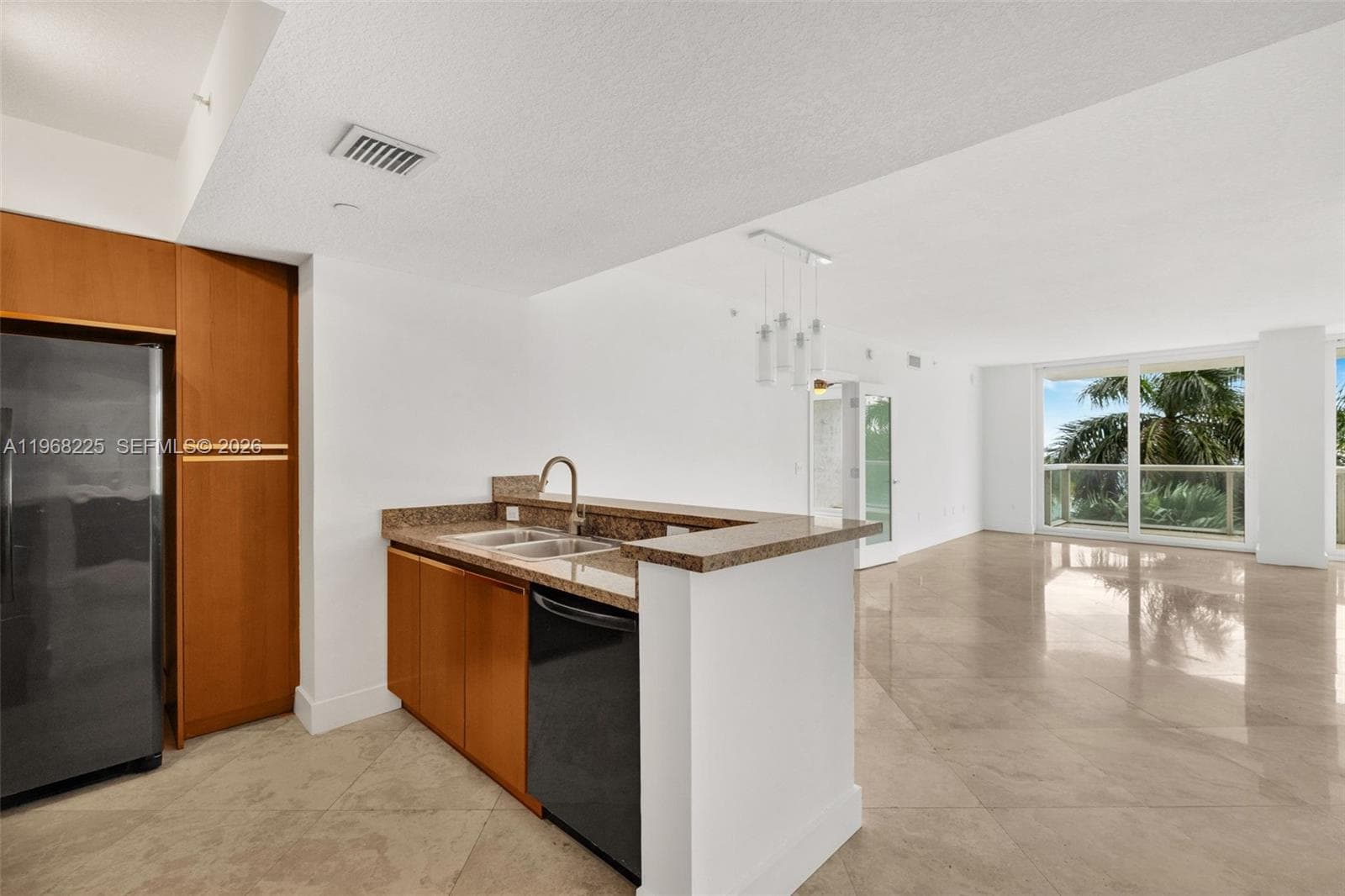 A11968225 — Miami Beach — 5