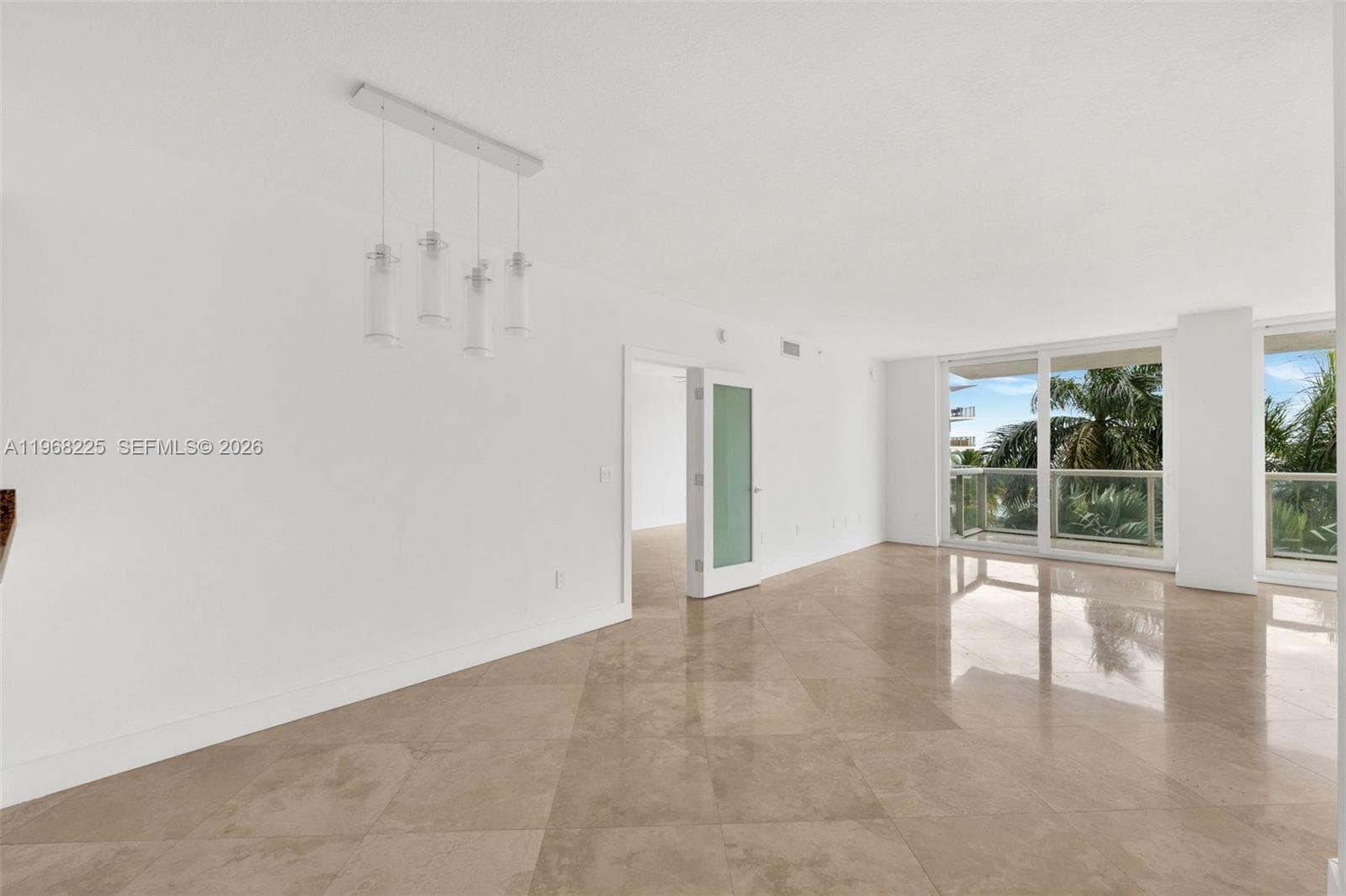 A11968225 — Miami Beach — 11