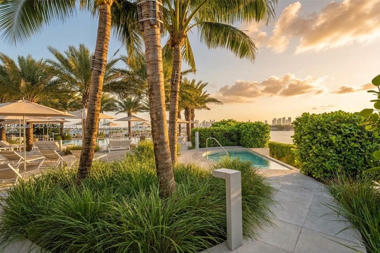 A11968388 — Miami Beach — 37