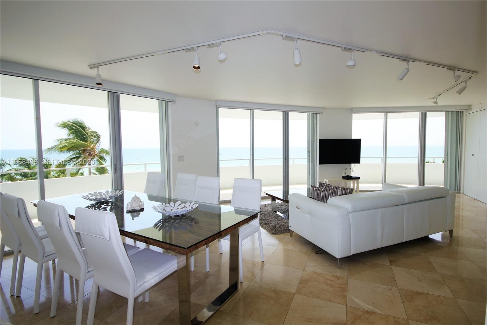 A11968406 — Miami Beach — 2