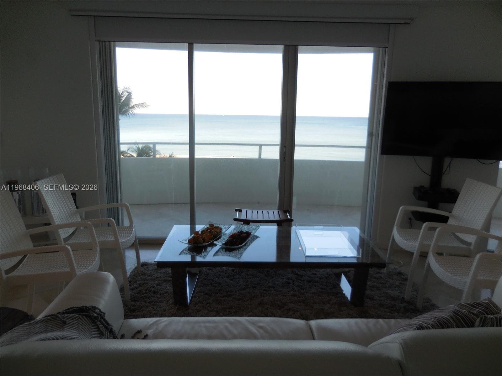 A11968406 — Miami Beach — 56