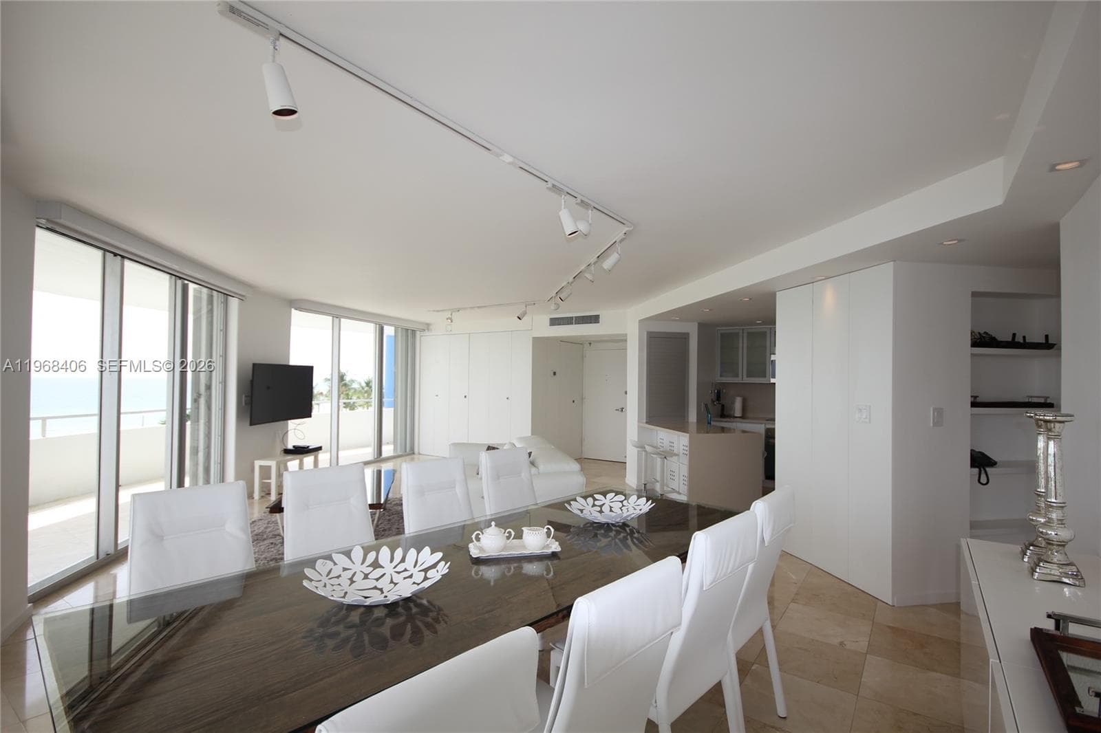A11968406 — Miami Beach — 3
