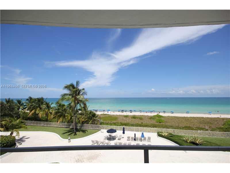 A11968406 — Miami Beach