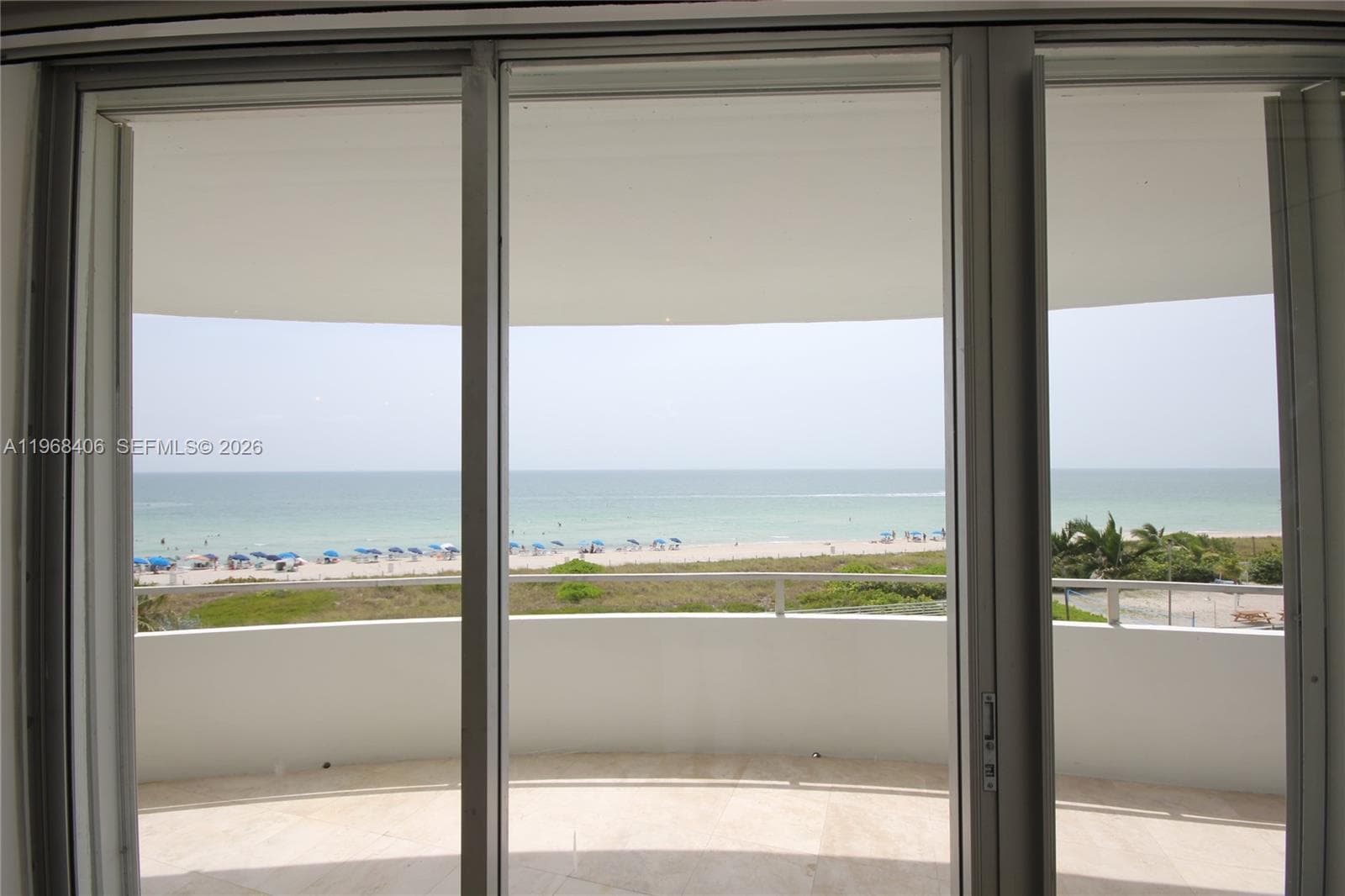 A11968406 — Miami Beach — 30