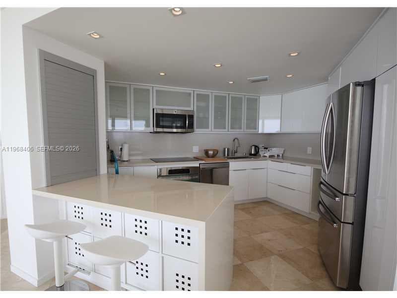 A11968406 — Miami Beach — 10