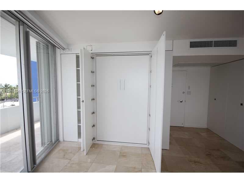 A11968406 — Miami Beach — 14