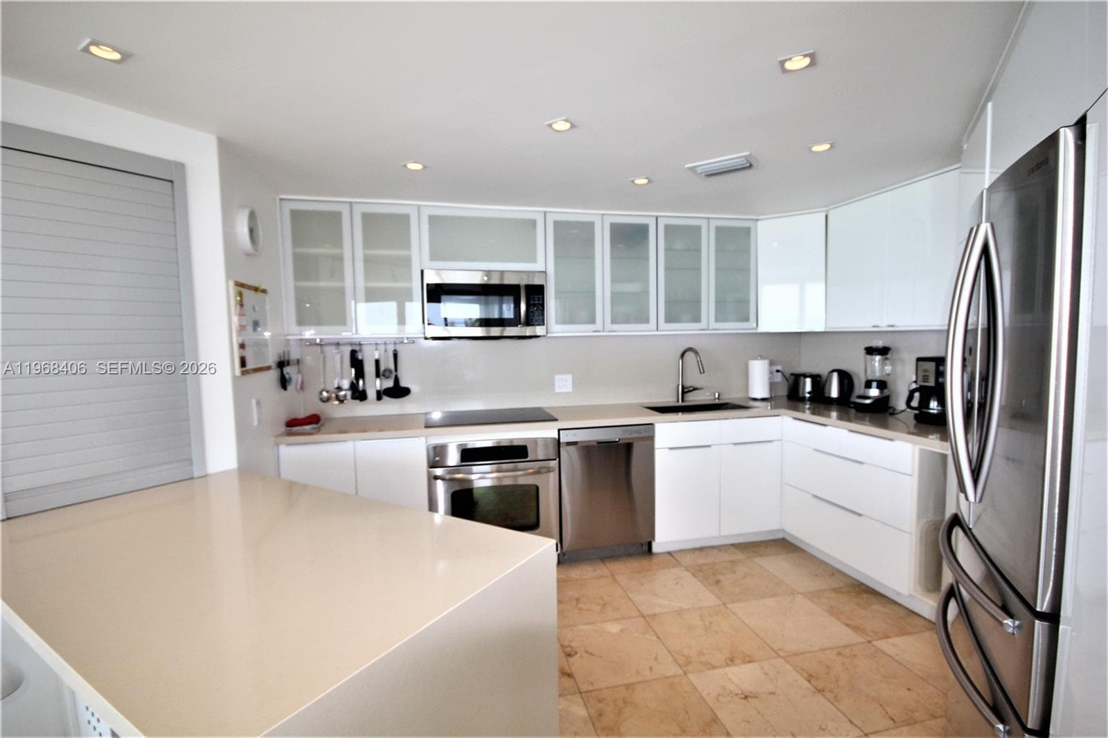 A11968406 — Miami Beach — 11